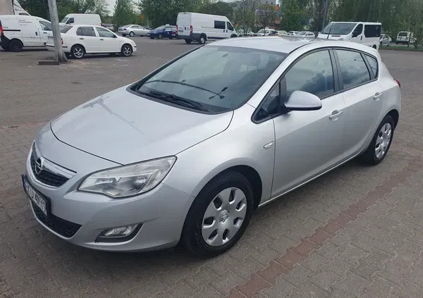 Opel Astra cena 20000 przebieg: 302476, rok produkcji 2011 z Poznań małe 191